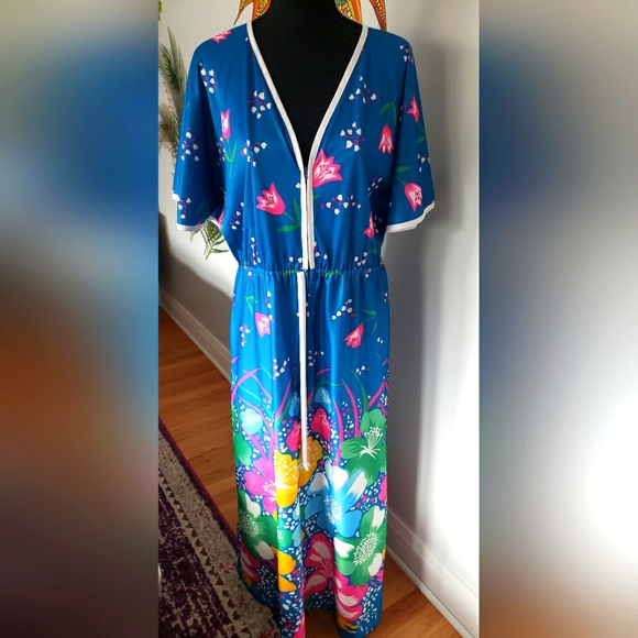 Dresses & Skirts - Vintage House Dress